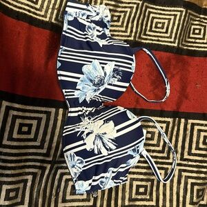 La vie en Rose NWT bathing suit top